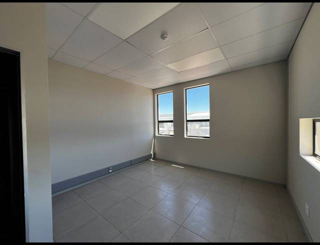 685M² WAREHOUSE TO LET IN AIRPORT INDUSTRIA